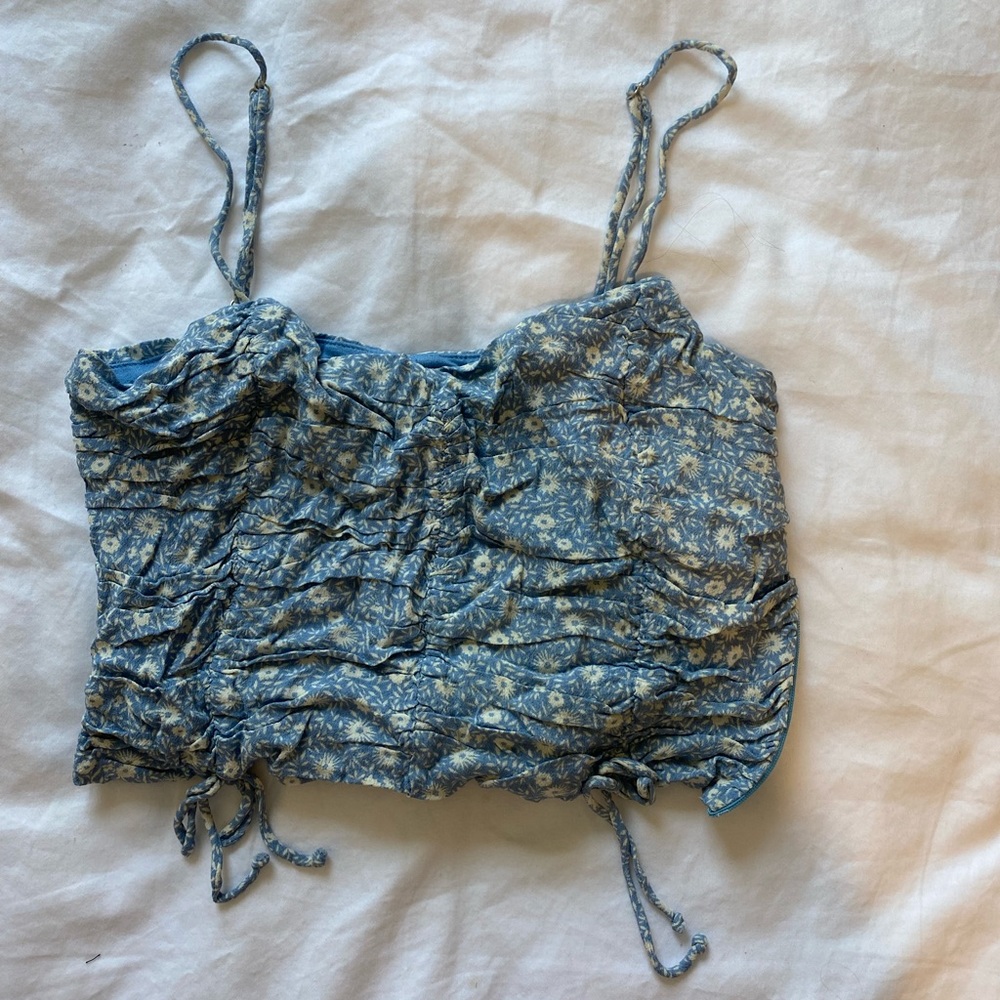 Skylar + Madison Blue Floral Top, size S